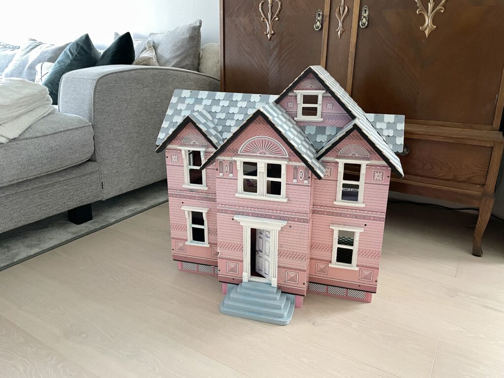 Dollhouse from Melissa and Doug