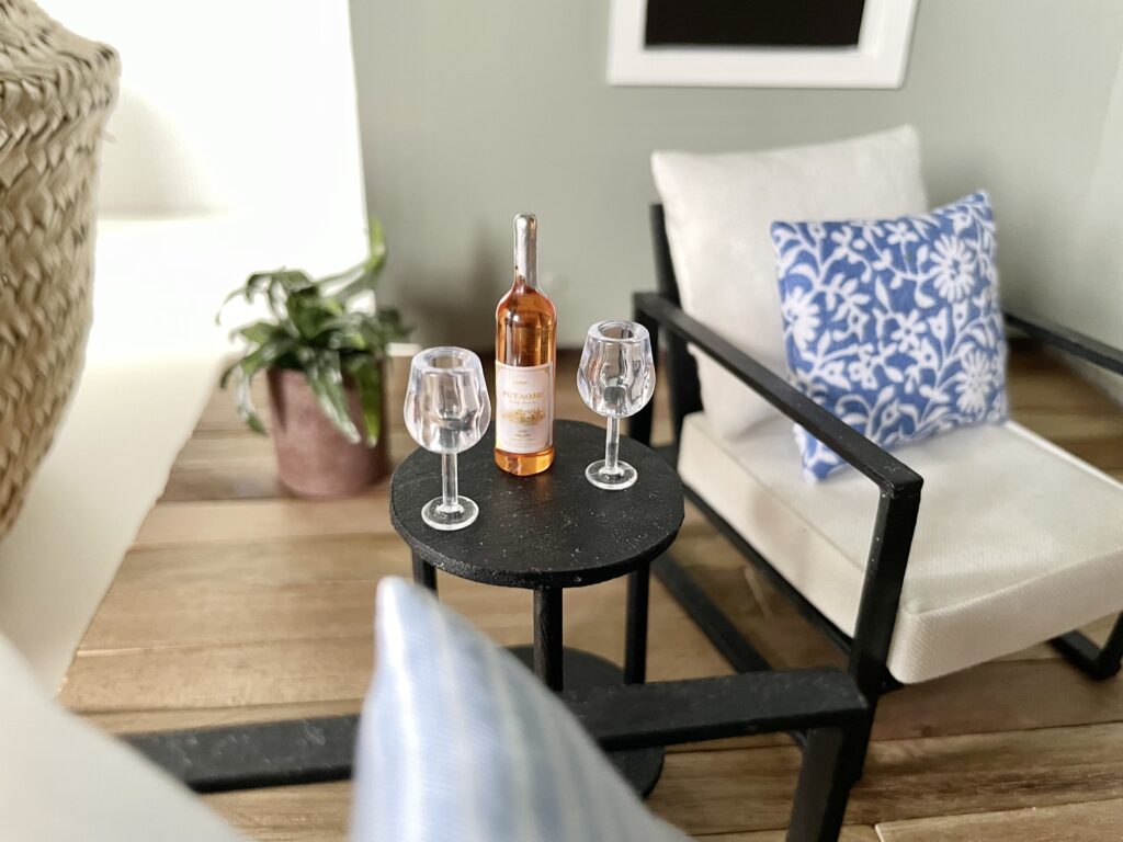 rosévin till dockhus