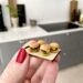 miniatyr hamburgare gjorda av fimolera